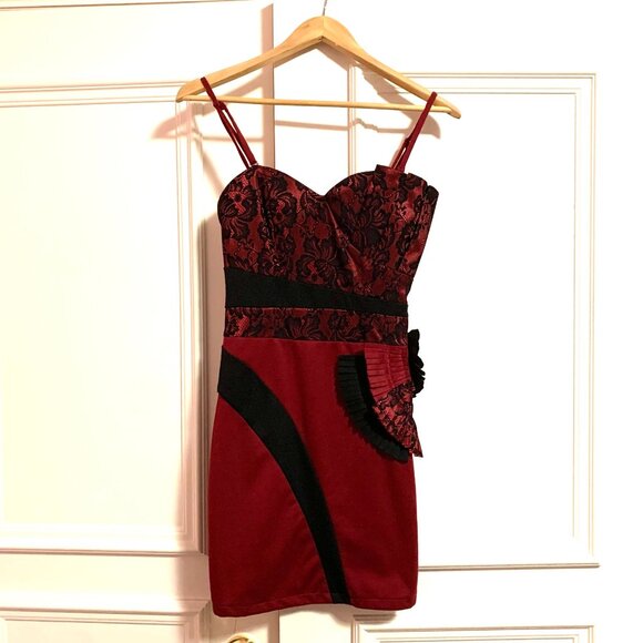 Red Lacy Bodycon Dress - Picture 1 of 4